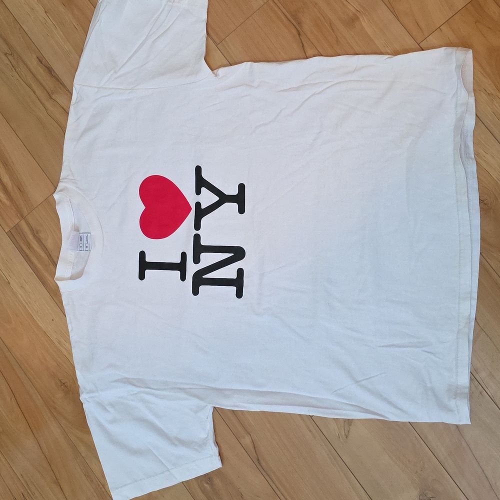 Vintage "I Heart NY" T-shirt. Like New. Barely Worn. 100% Cotton Size XL
